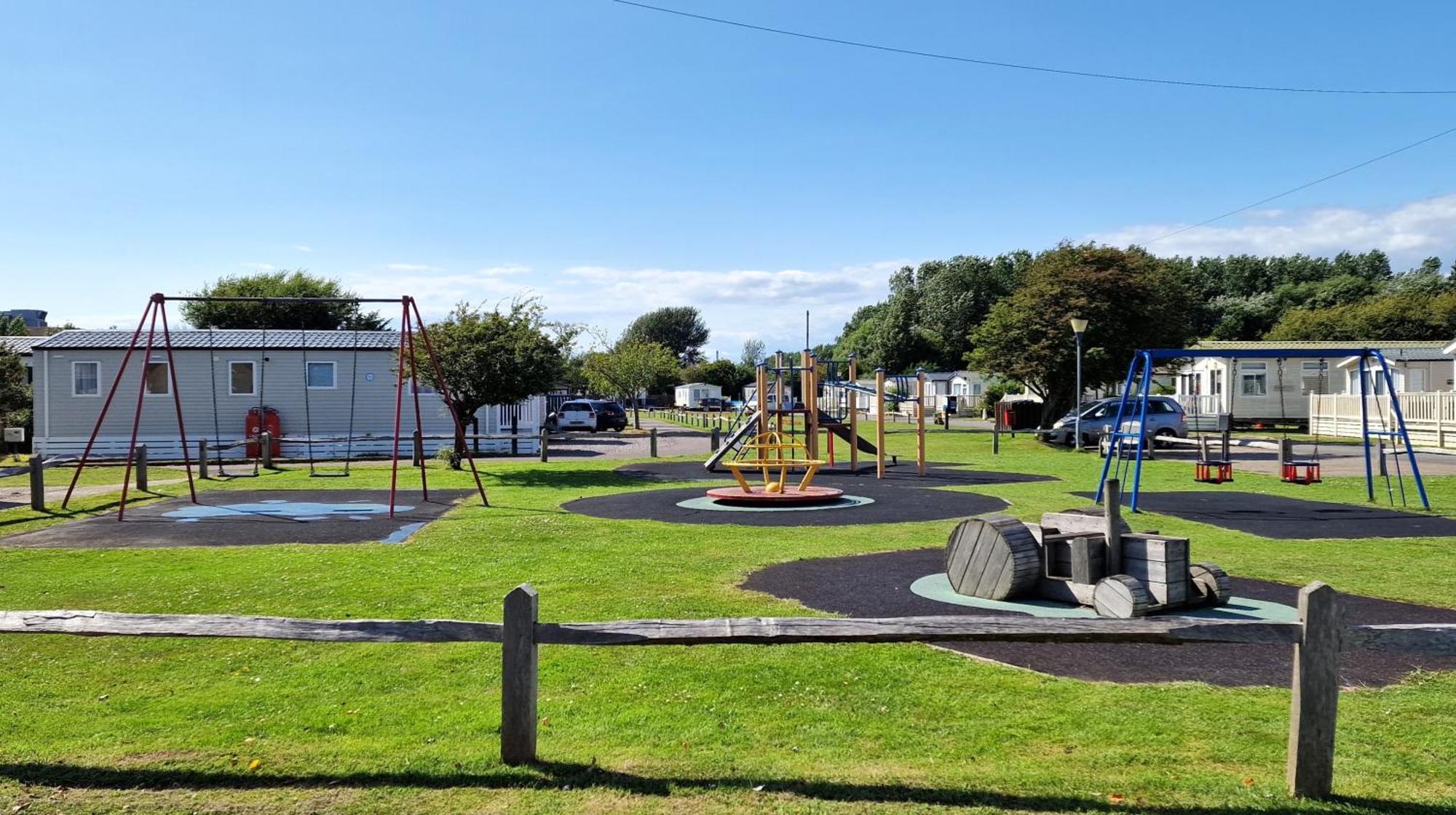 Cwtch, White Horse, Seal Bay Resort Selsey Luaran gambar